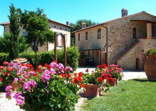 Borgo Il Villino Guest House Casole d'Elsa Exterior photo